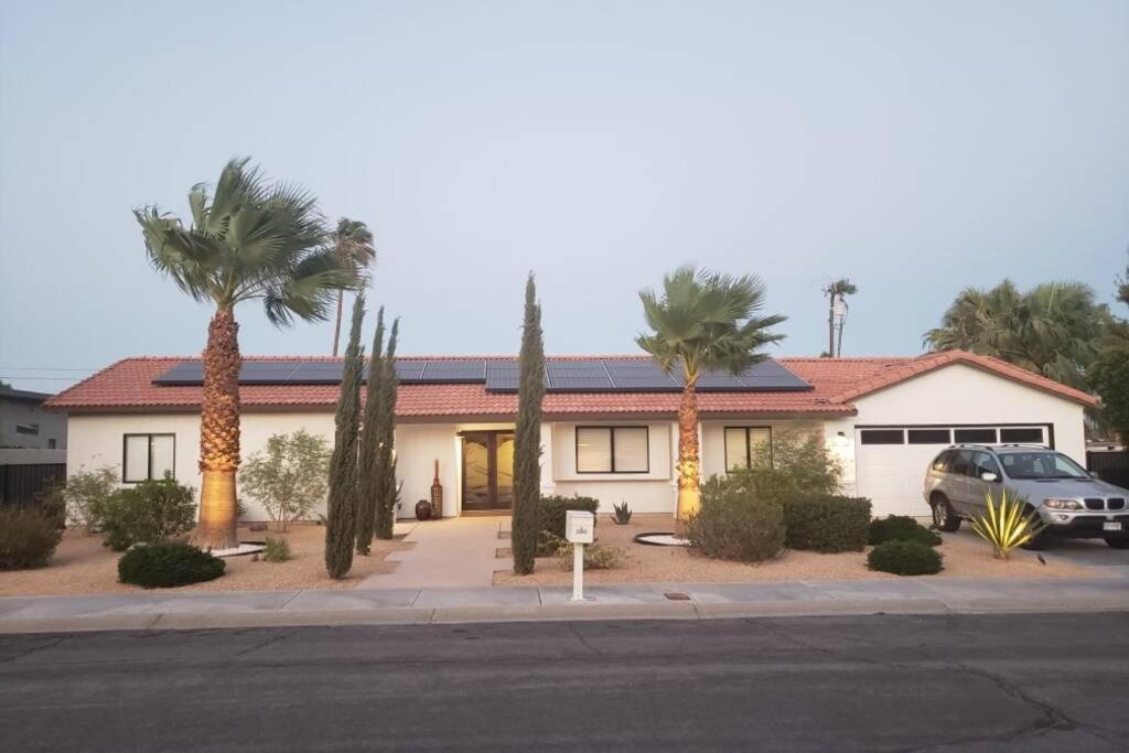 Beautiful Palm Springs Home Large Private Yard Экстерьер фото