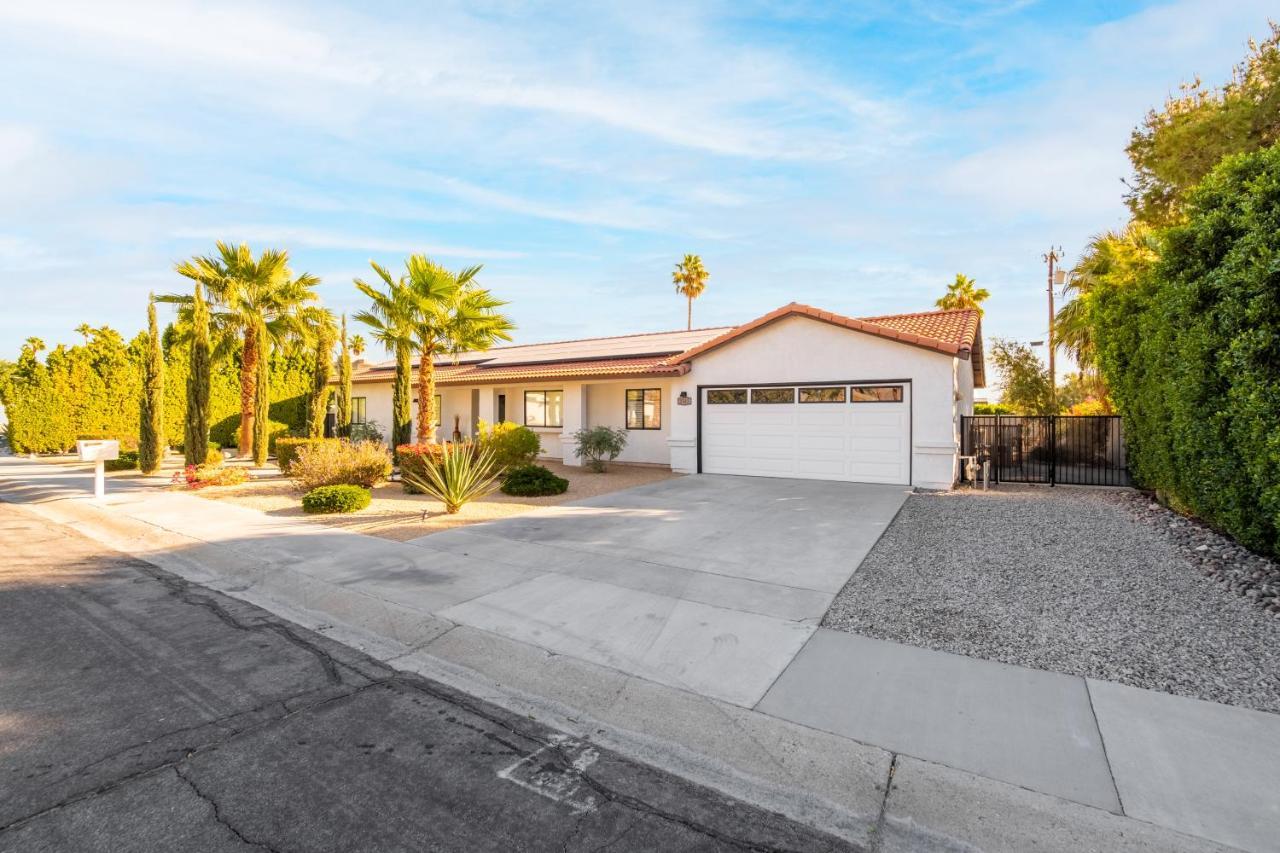 Beautiful Palm Springs Home Large Private Yard Экстерьер фото
